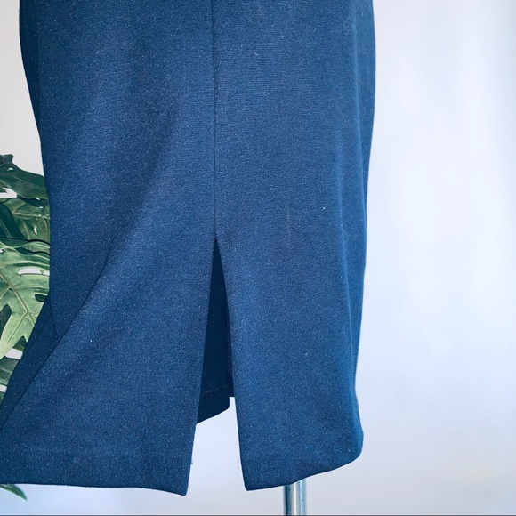 Elegant Black Dress with Gold Button Accents - Picture 13 of 14